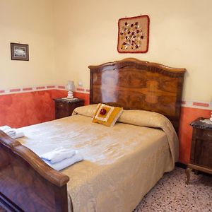 Camera standard con letto king size